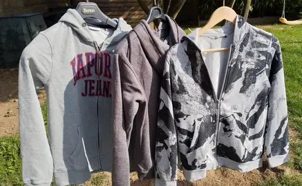 3 vestes zippées taille S