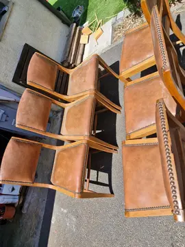 6 chaises en noyer à restaurer