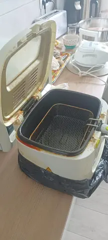 friteuse en bon état de marche