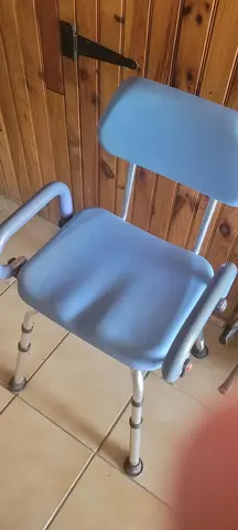 Chaise de toilette médicalisée