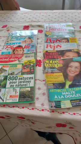 plusieurs revues variées