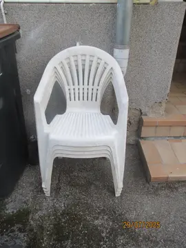 donne 4 chaise de jardin