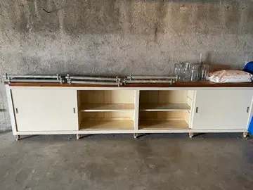 Meuble bas en bois