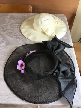 chapeaux