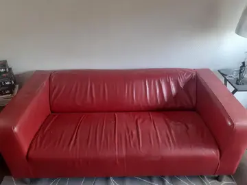 canapé IKEA rouge