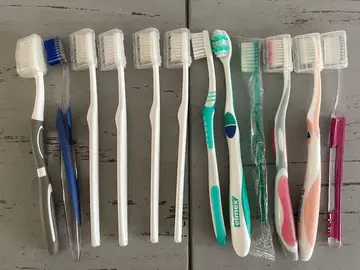 Lot de brosses à dent neuves