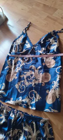Ensemble pyjama spandex/ polyester bleu avec motifs blanc