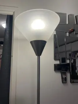 lampe sur pied type halogène
