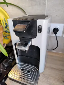 Cafetière Senseo quadrante avec 150 dosettes de café