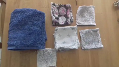 Serviette de bain et disques à démaquiller