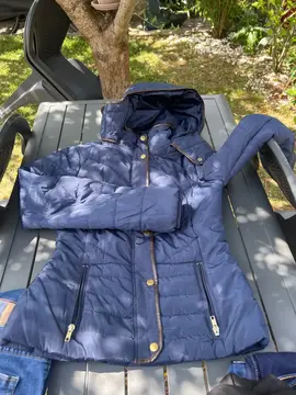manteau bleu marine avec capuche