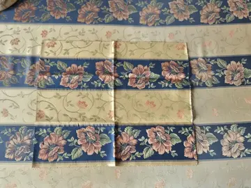 Méridienne stylisée en bois hêtre et tissu