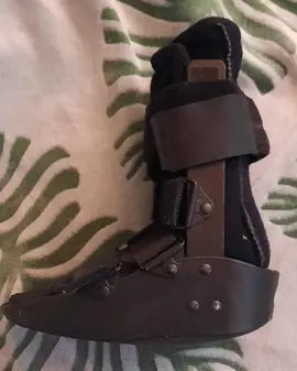 botte de maintien pour pied cassé