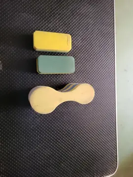 matériel de natation : 2 planche en mousse, 2 flotteur,..