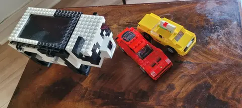 Donnons plusieurs legos montés