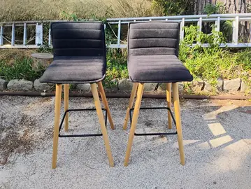 2 chaises de bar