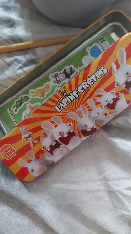 boite et autocollants Lapin Cretins