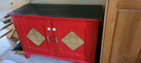 meuble rouge