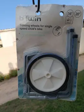 petite roues vélo b'twin