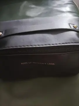 trousse cosmétique.