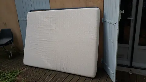Sommier cadre lattes +matelas 140x190