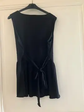 tunique noire sans manches