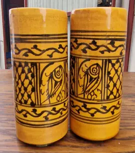 pots marocains et deux verres