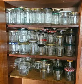 Pot de confiture et bocaux divers