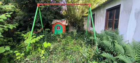 vieille balançoire sans agrés