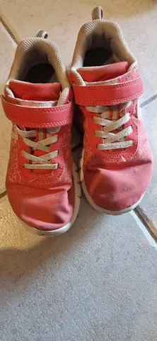 Baskets taille 32