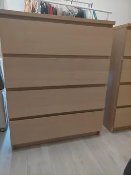 Donne Commode MALM Ikea - 4 tiroirs - Coloris noyer clair