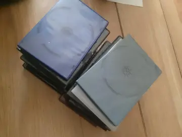 donne boîte vide CD