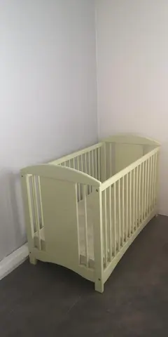 Lit en bois bébé