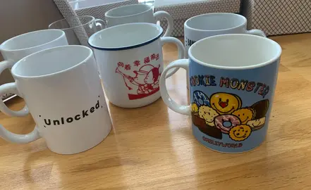 Lot de 7 mugs en très bon état