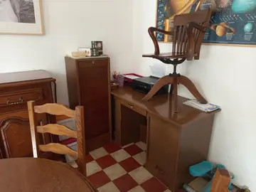 bureau + chaise + meuble range document