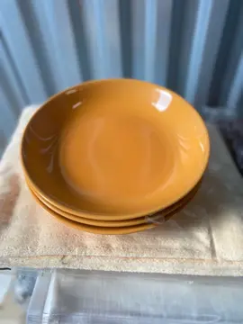 3 assiettes creuses neuves coloris orange