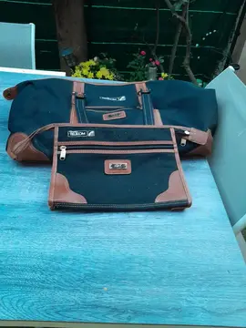 Sac et trousse de toilette.
