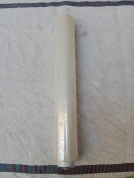 Rouleau de film alimentaire.