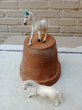 2 chevaux jouets