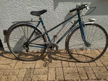 Donne vieux vélo femme de marque peugeot
