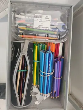 crayons de papier et couleur diverses couleurs
