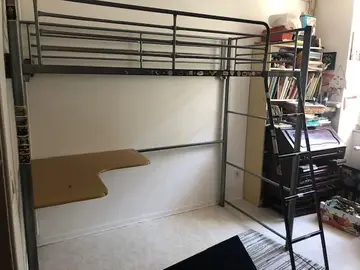 mezzanine 1 place