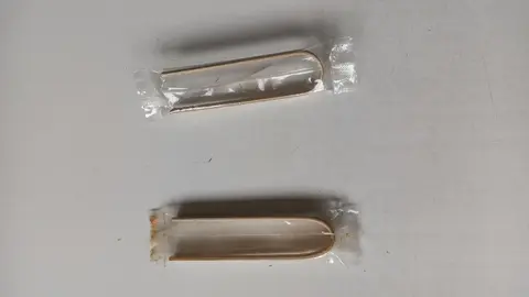 2 pinces à sushi neuves