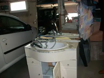 Petit meuble de salle de bain