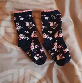 chaussettes neuve fille 25-26 fleurs et lapins