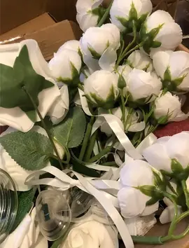 Kit de décoration voiture mariage non utilisé + fleurs artificielles blanches