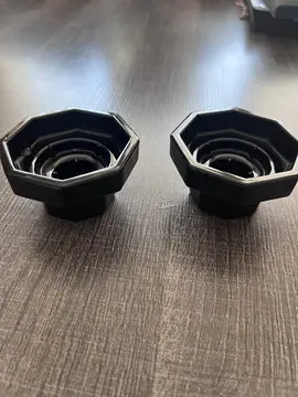 2 bougeoirs noirs