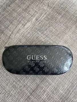 Boîtier à lunettes Guess