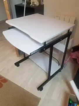 petit bureau sur roulettep