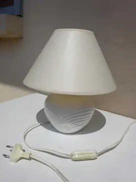Petite lampe blanche